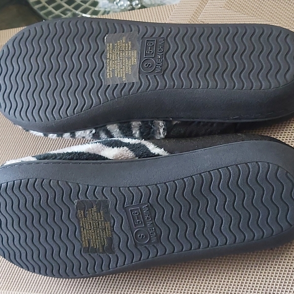 Animal print slippers - Picture 2 of 3